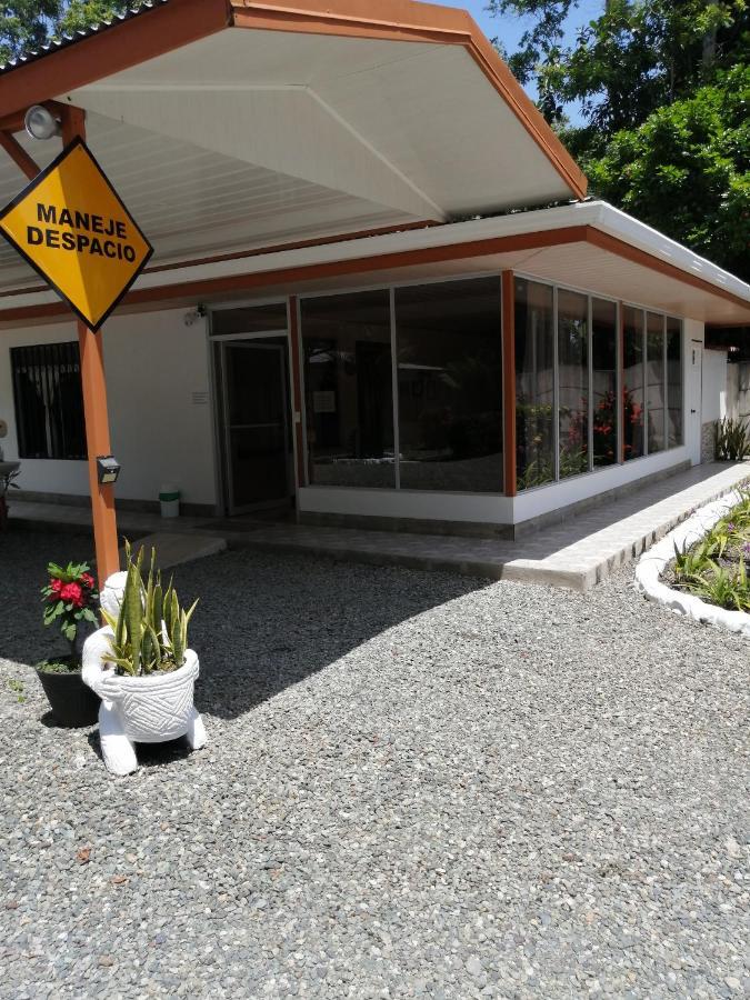 Puerto Vargas Lodge 卡维塔 外观 照片